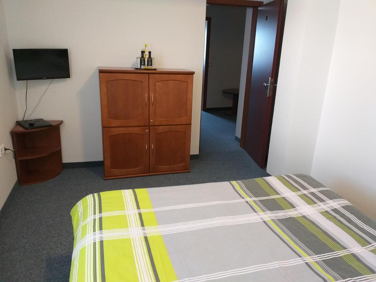 U Pohody Hotel Kovarska Luaran gambar