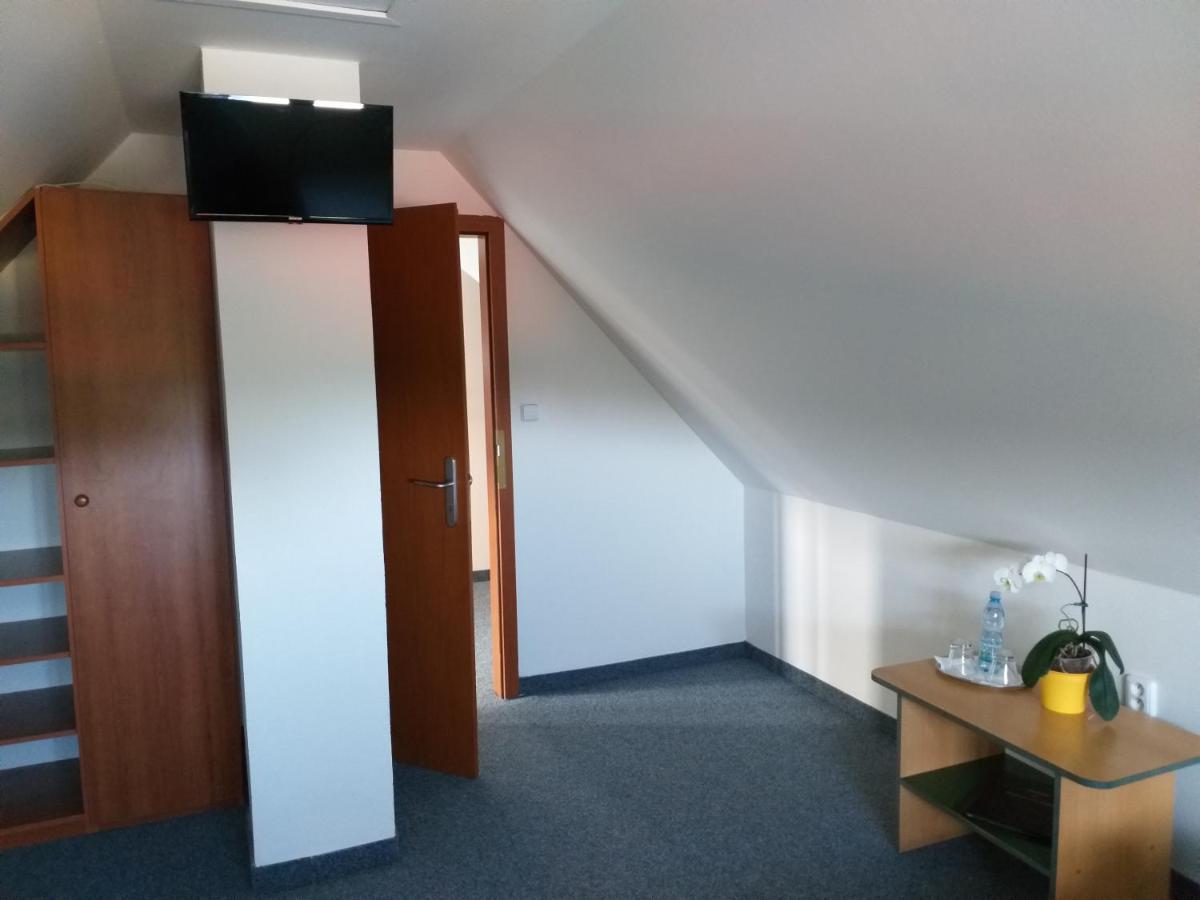 U Pohody Hotel Kovarska Luaran gambar