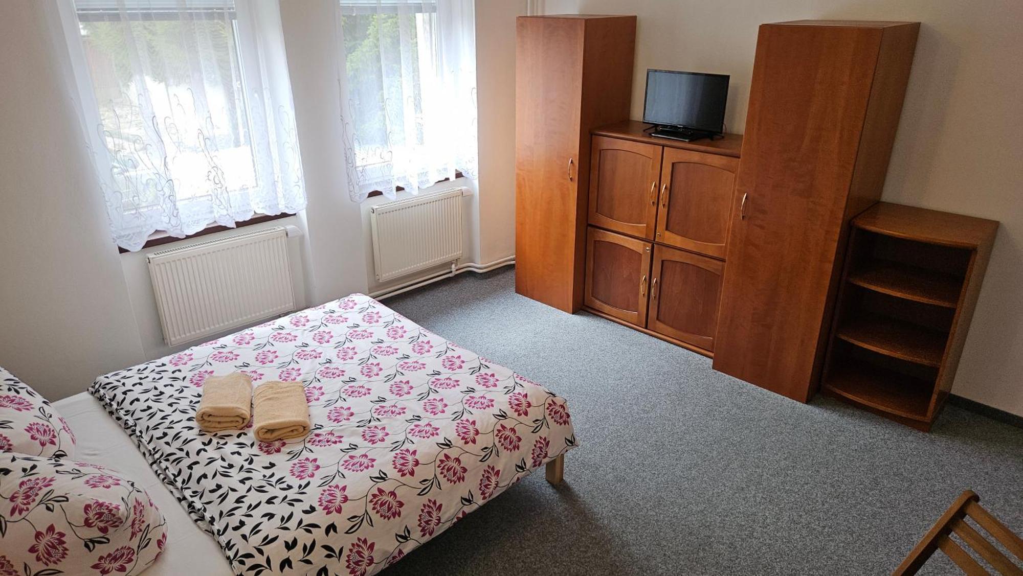 U Pohody Hotel Kovarska Luaran gambar