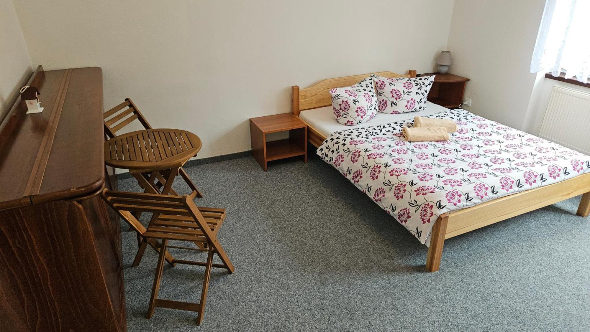 U Pohody Hotel Kovarska Luaran gambar