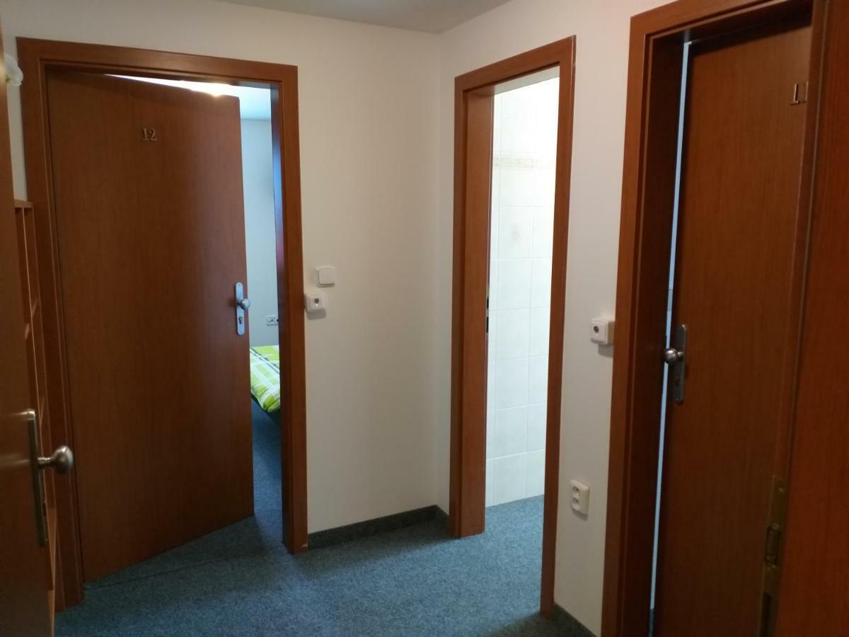 U Pohody Hotel Kovarska Luaran gambar