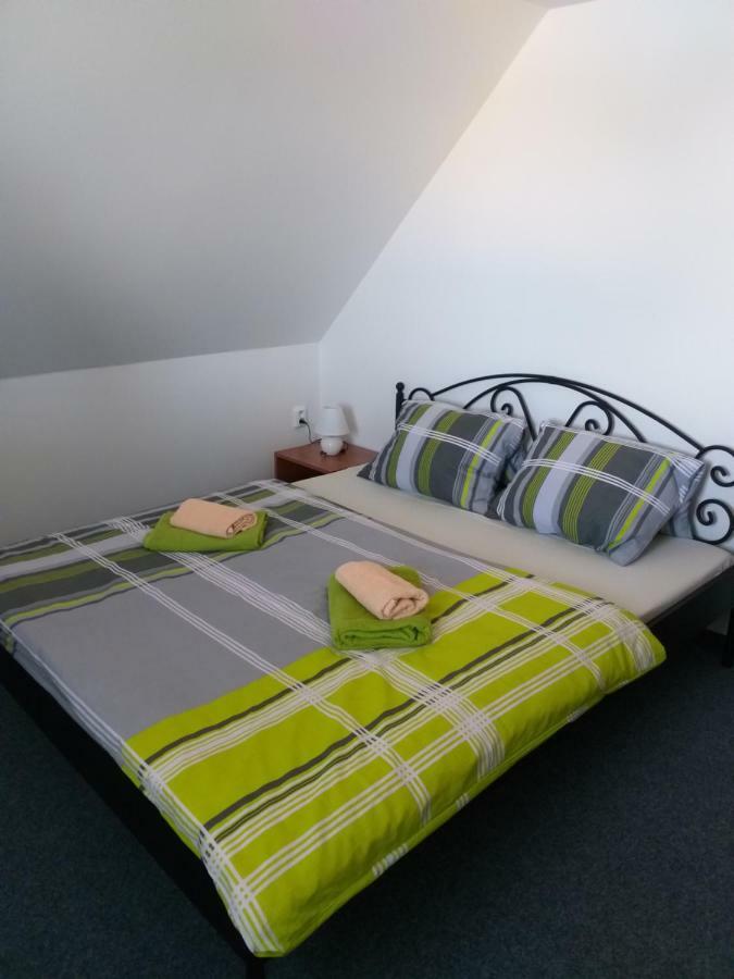 U Pohody Hotel Kovarska Luaran gambar