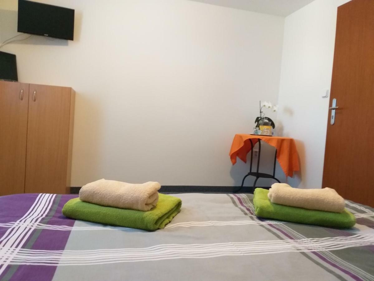 U Pohody Hotel Kovarska Luaran gambar